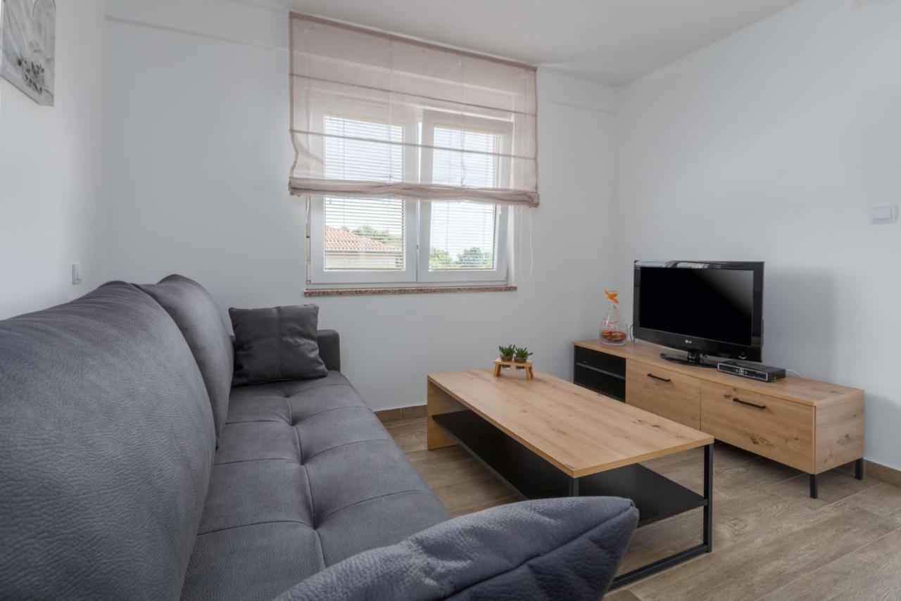 Comfort Apartments With Pool In Medulin (Adults Only) Extérieur photo