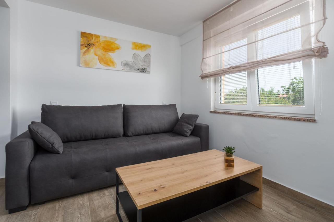 Comfort Apartments With Pool In Medulin (Adults Only) Extérieur photo