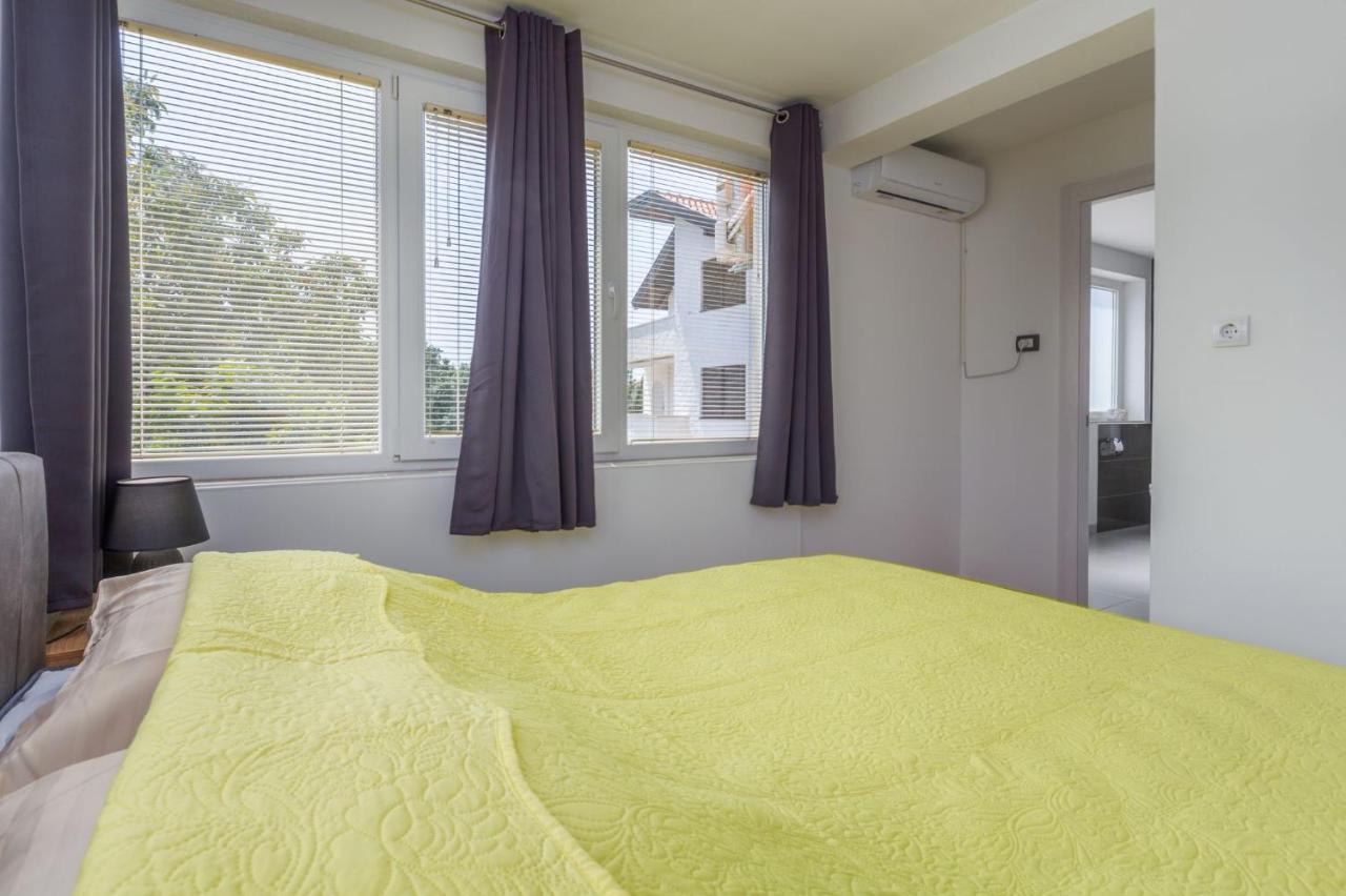 Comfort Apartments With Pool In Medulin (Adults Only) Extérieur photo