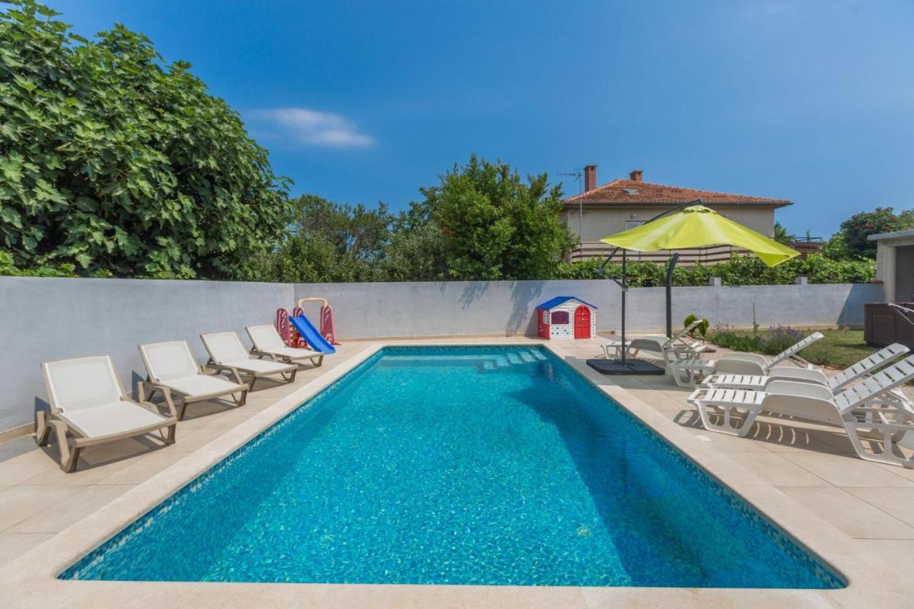 Comfort Apartments With Pool In Medulin (Adults Only) Extérieur photo