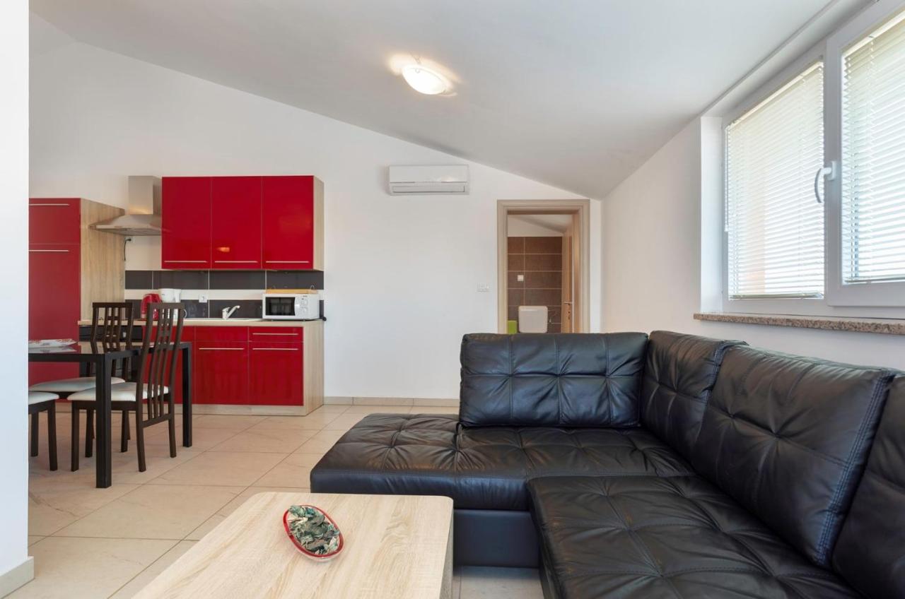 Comfort Apartments With Pool In Medulin (Adults Only) Extérieur photo