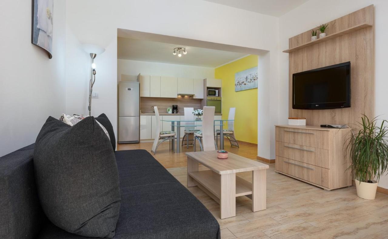 Comfort Apartments With Pool In Medulin (Adults Only) Extérieur photo