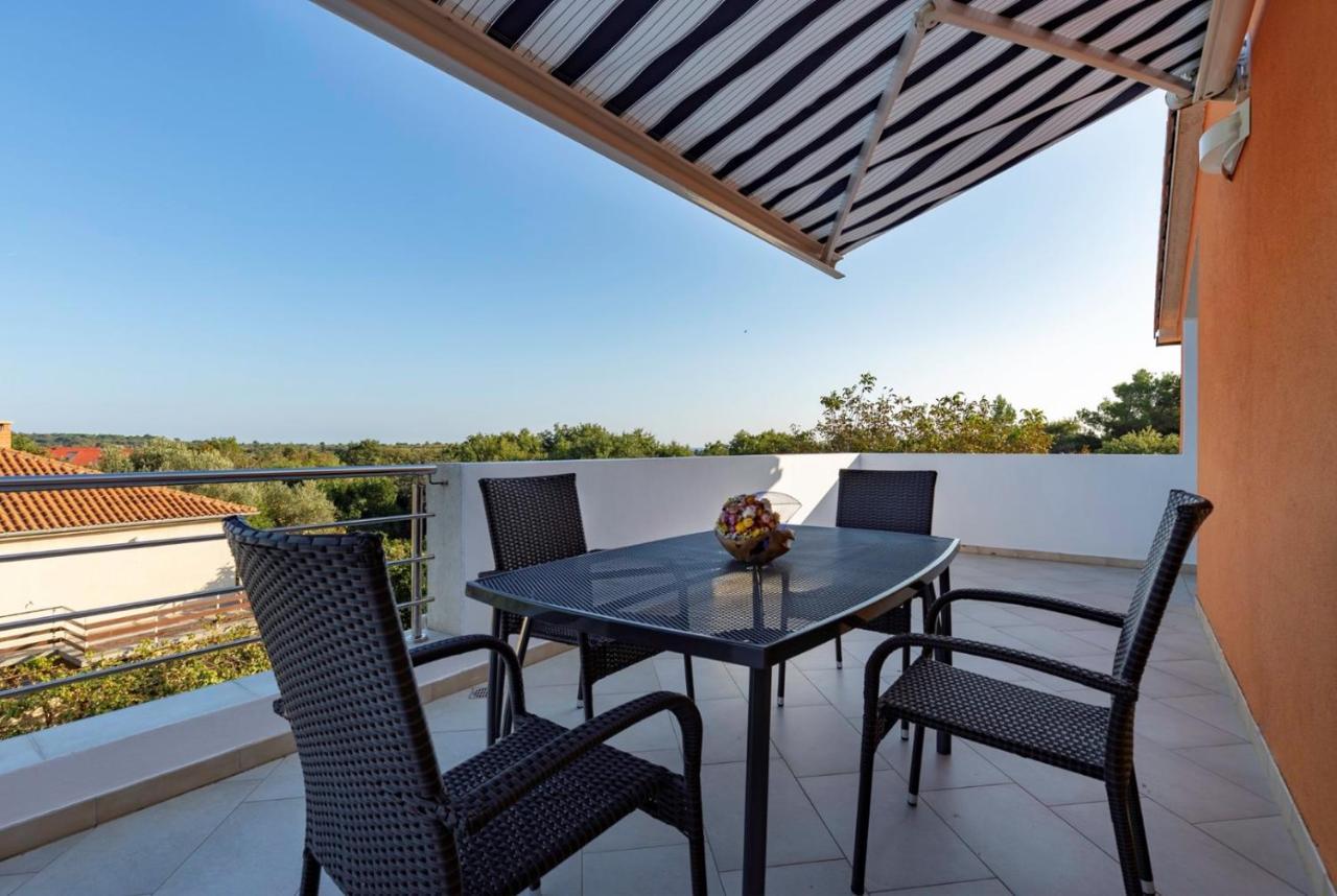 Comfort Apartments With Pool In Medulin (Adults Only) Extérieur photo