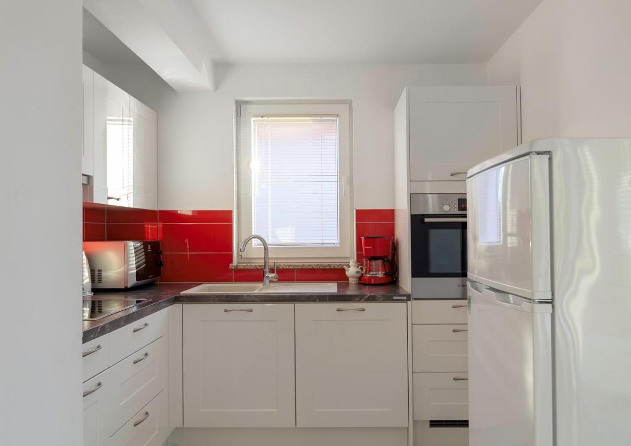Comfort Apartments With Pool In Medulin (Adults Only) Extérieur photo
