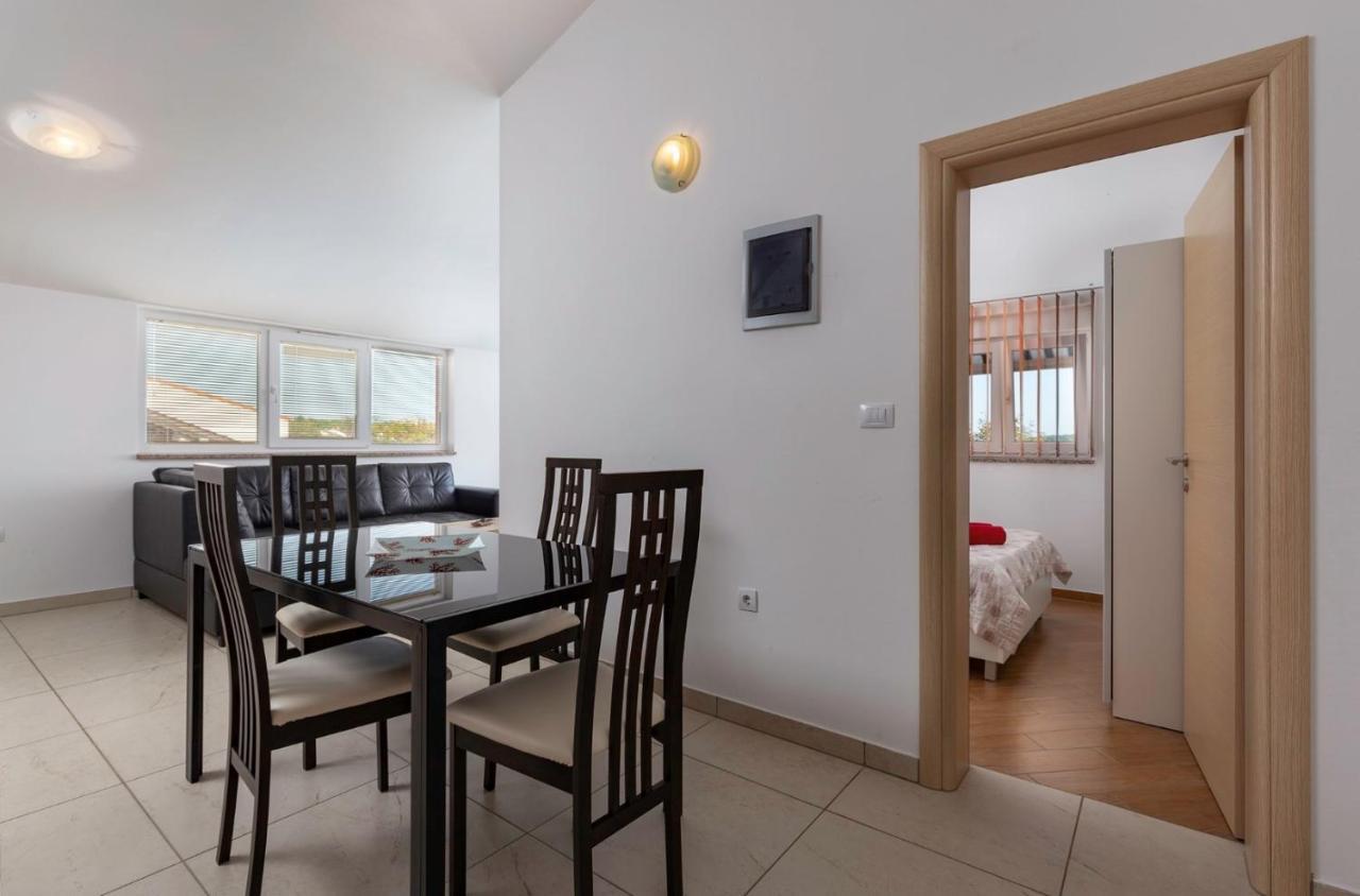 Comfort Apartments With Pool In Medulin (Adults Only) Extérieur photo