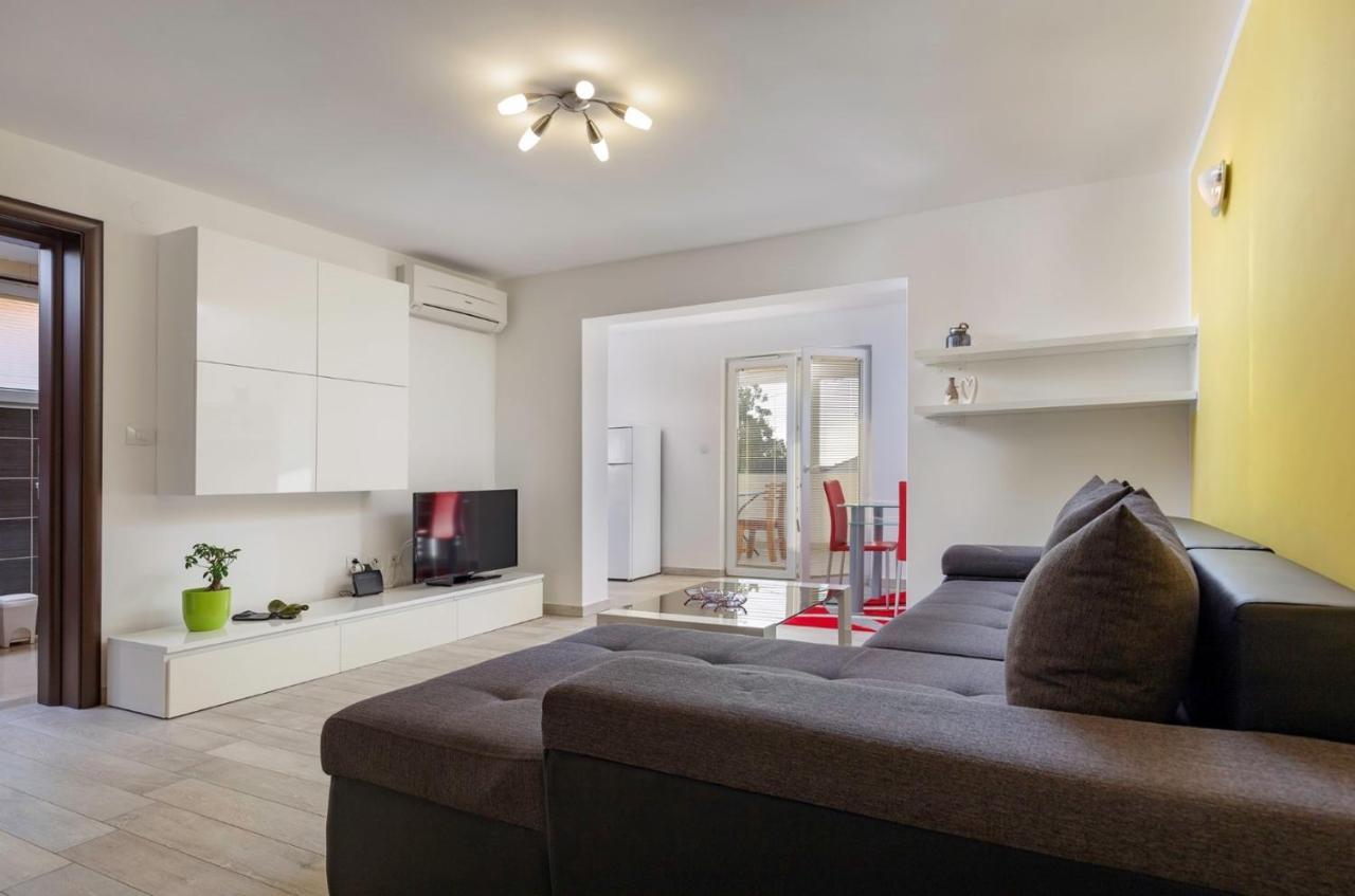 Comfort Apartments With Pool In Medulin (Adults Only) Extérieur photo
