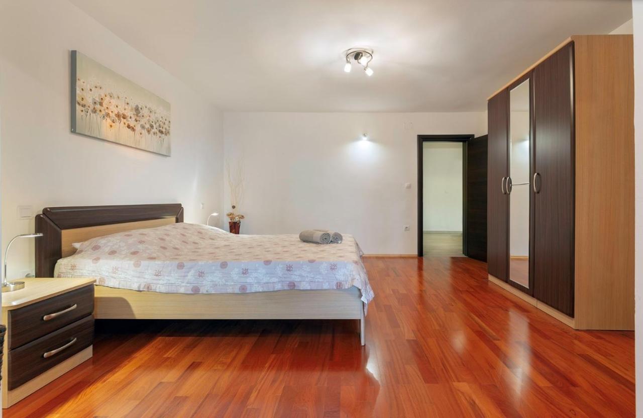 Comfort Apartments With Pool In Medulin (Adults Only) Extérieur photo