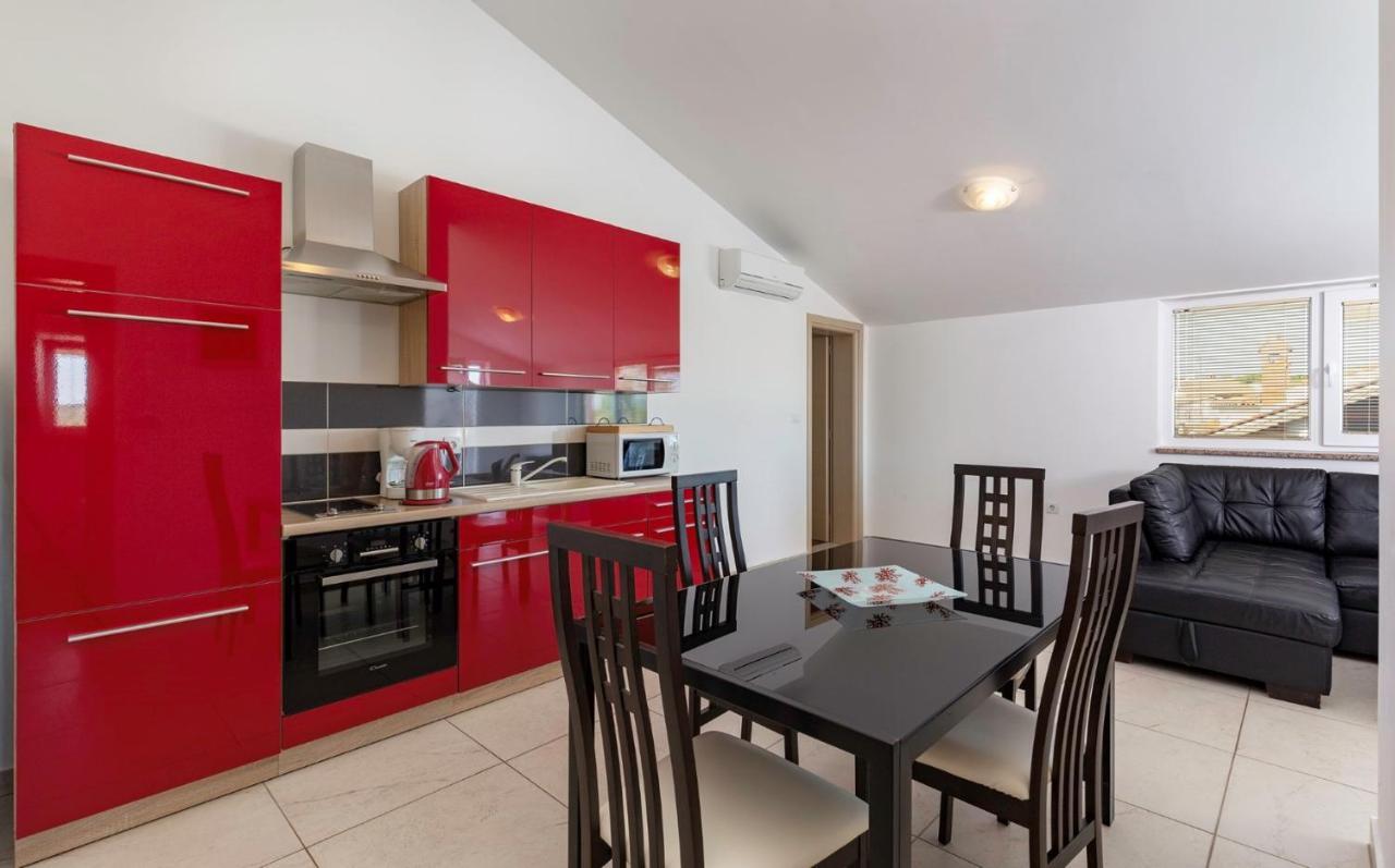 Comfort Apartments With Pool In Medulin (Adults Only) Extérieur photo